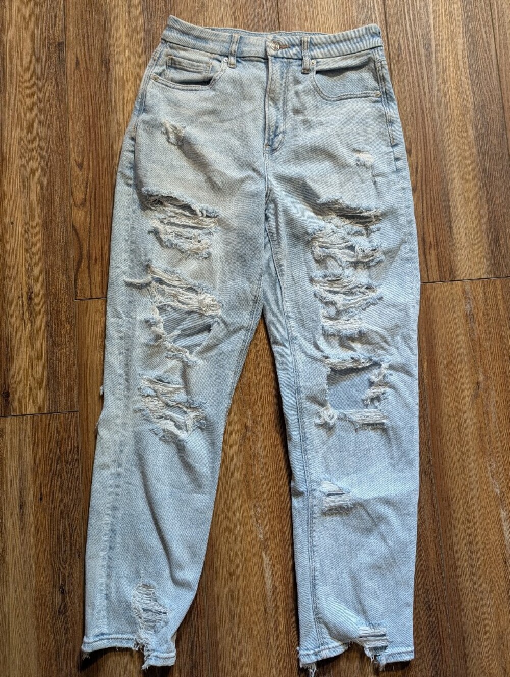 American Eagle Light Blue Distressed Curvy Jeans, Size 8